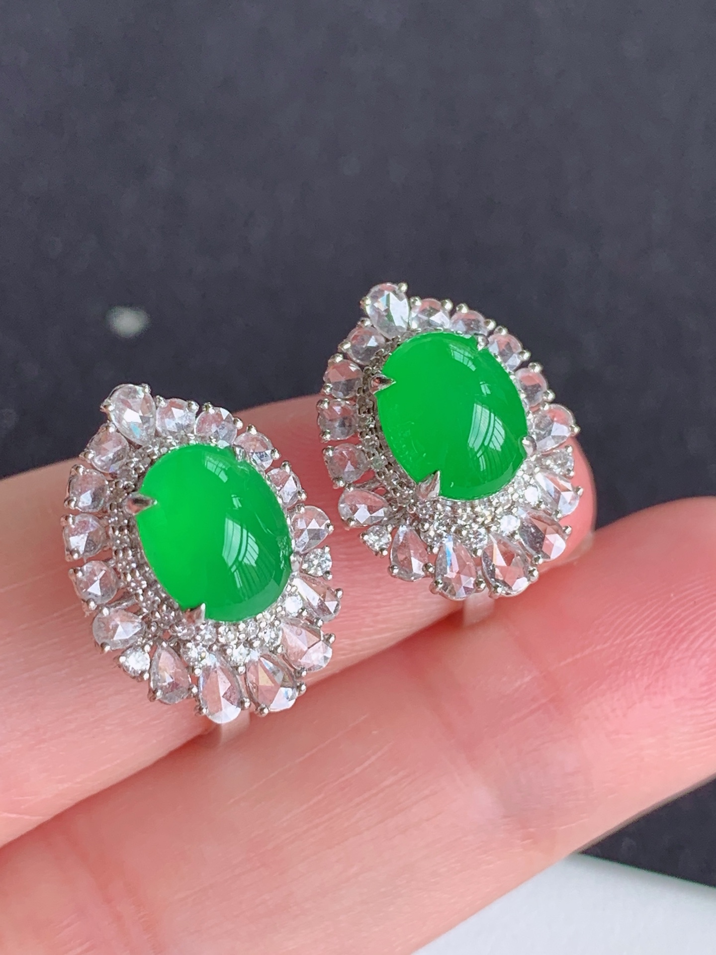 ️，18k镶嵌冰绿耳包，无裂尺寸：16.3/12.3/6.4