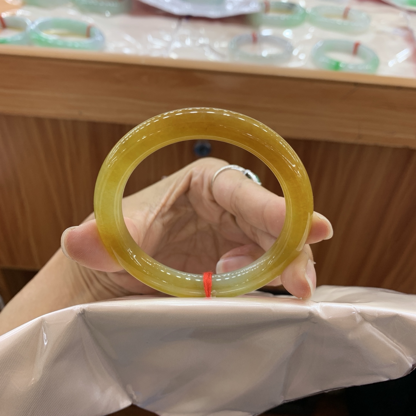 04224053.8-9.5-8.9冰黄翡圆条