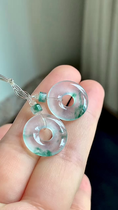 天然翡翠，飘花甜甜圈，冰种无裂，尺寸16-2.6，aa423