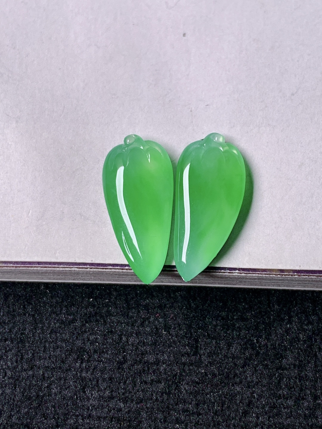 ️福瓜一对，色泽浓艳，尺寸18.7*8.3*3.2/18.6*8.5*3.5，编号0424