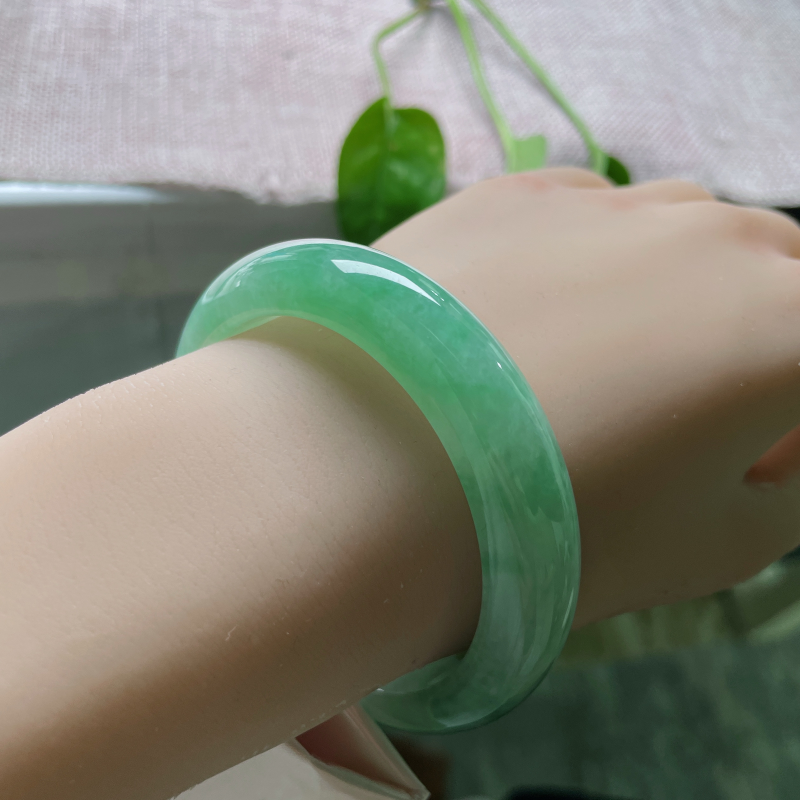 53.8/12.7/8.5，绿底正圈，举足轻晃间仿佛荡漾起阵阵涟漪，温柔仙美，棉纹，ss50862a..