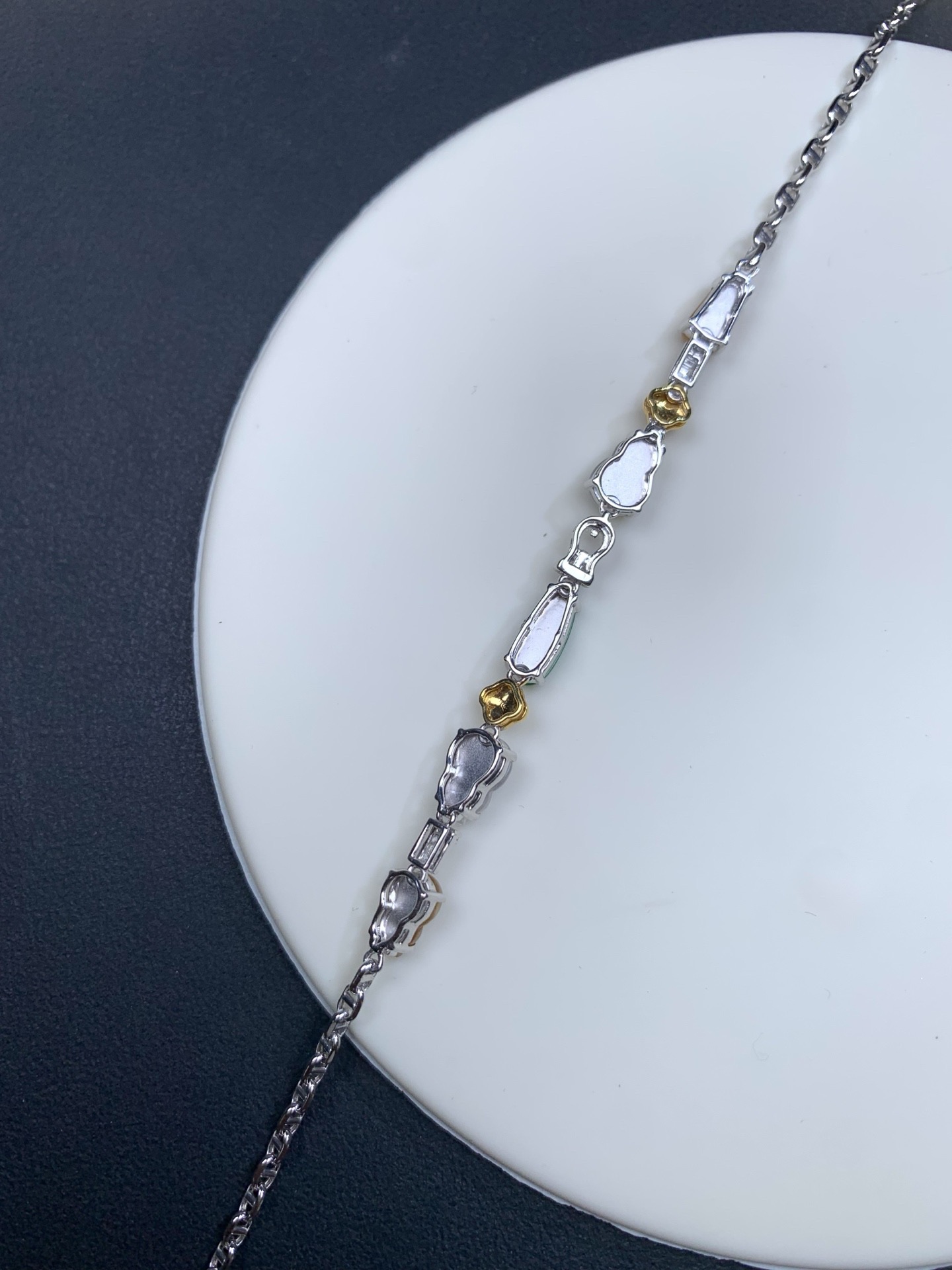 18k金镶嵌冰起光多彩手链18厘米