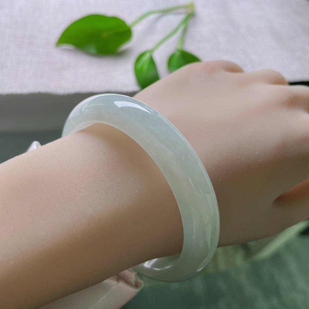 57.3/12.8/7.9，淡绿底正圈，种老水足，浅绿柔光，温婉大方。皮纹，ss51881a