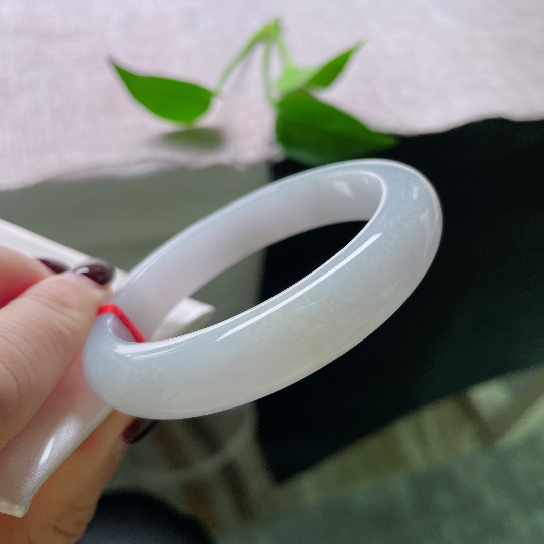 56.1/12.5/8.7正圈，水润细腻，优雅大方，无裂，ss51310a