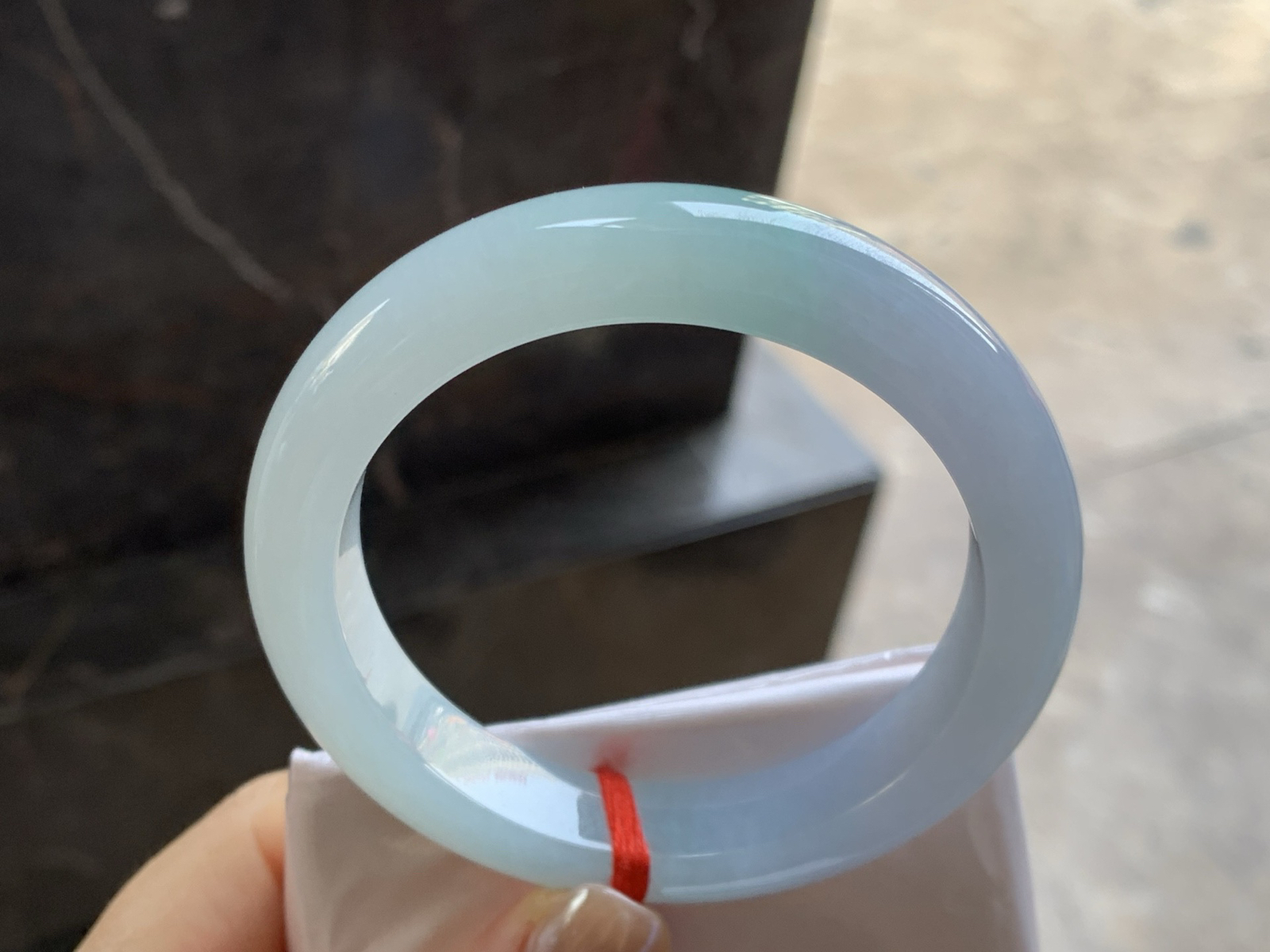 57-12.4-9.4

春带彩手镯^_^底子细腻有种水