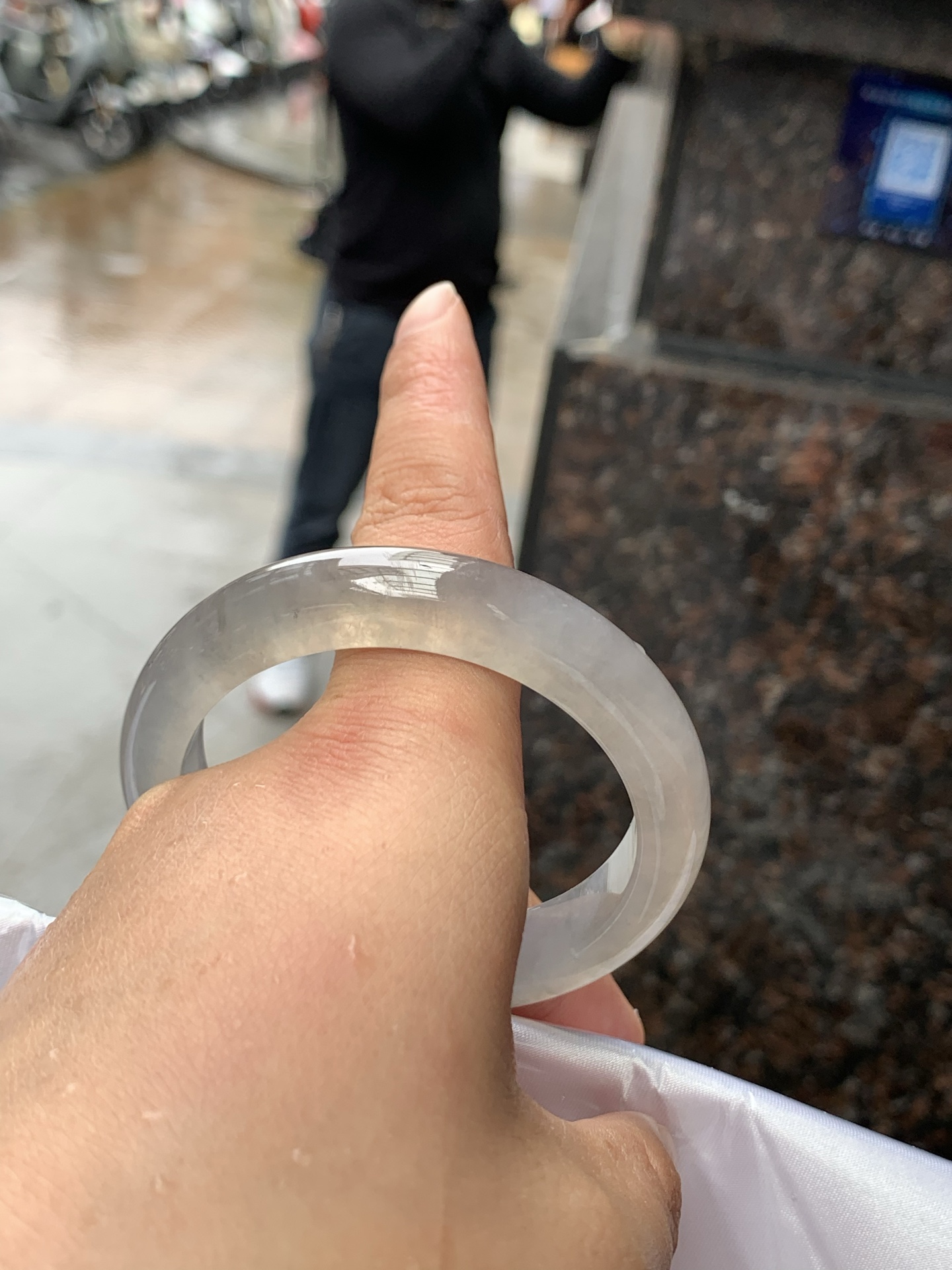 冰茶色正圈，53.1-12-8.5，0424-N530，底妆冰润，珠光宝气的冰咖啡，有种复古难得一见的清冷感，无裂