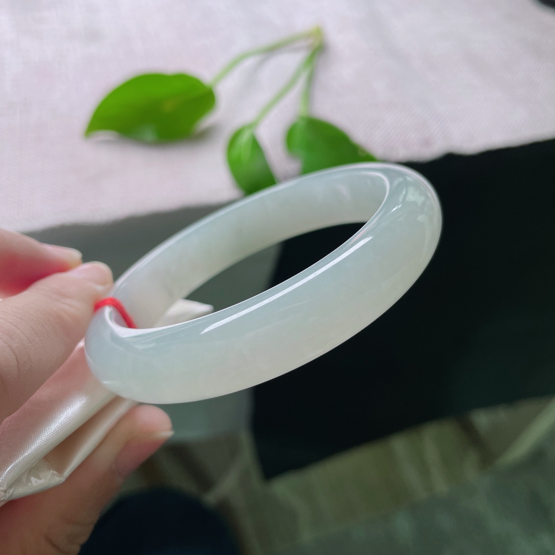 57.3/12.8/7.9，淡绿底正圈，种老水足，浅绿柔光，温婉大方。皮纹，ss51881a