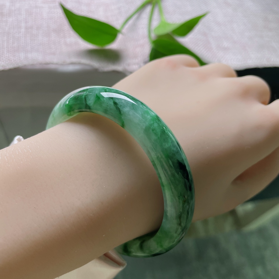 56/12/7.8，飘花正圈，在柔润的质地里，开出一小朵柔软的沉默。晶体，ss51404a