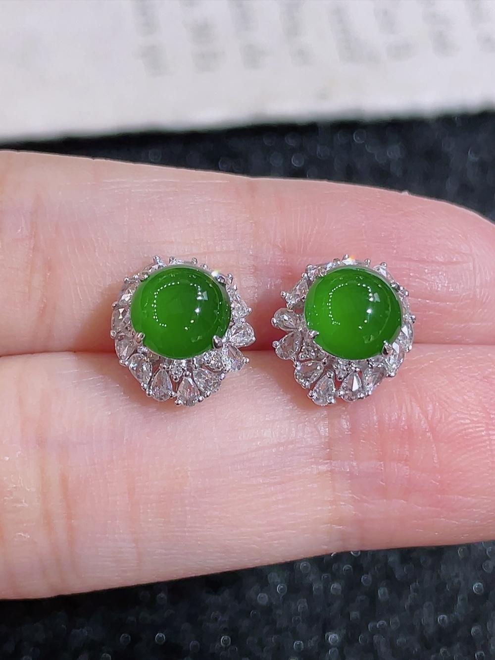️冰绿鸽子蛋耳钉，无裂，18k金镶嵌，种水，重金镶嵌，南非钻镶，厚装饱满，高端大气，性比高11.2