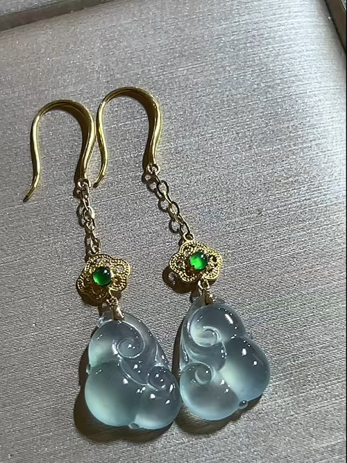 冰晴18k金如意耳环，冰透起光，水润无裂尺寸高36.5，裸石尺寸12.2～8.5～3.2，编号