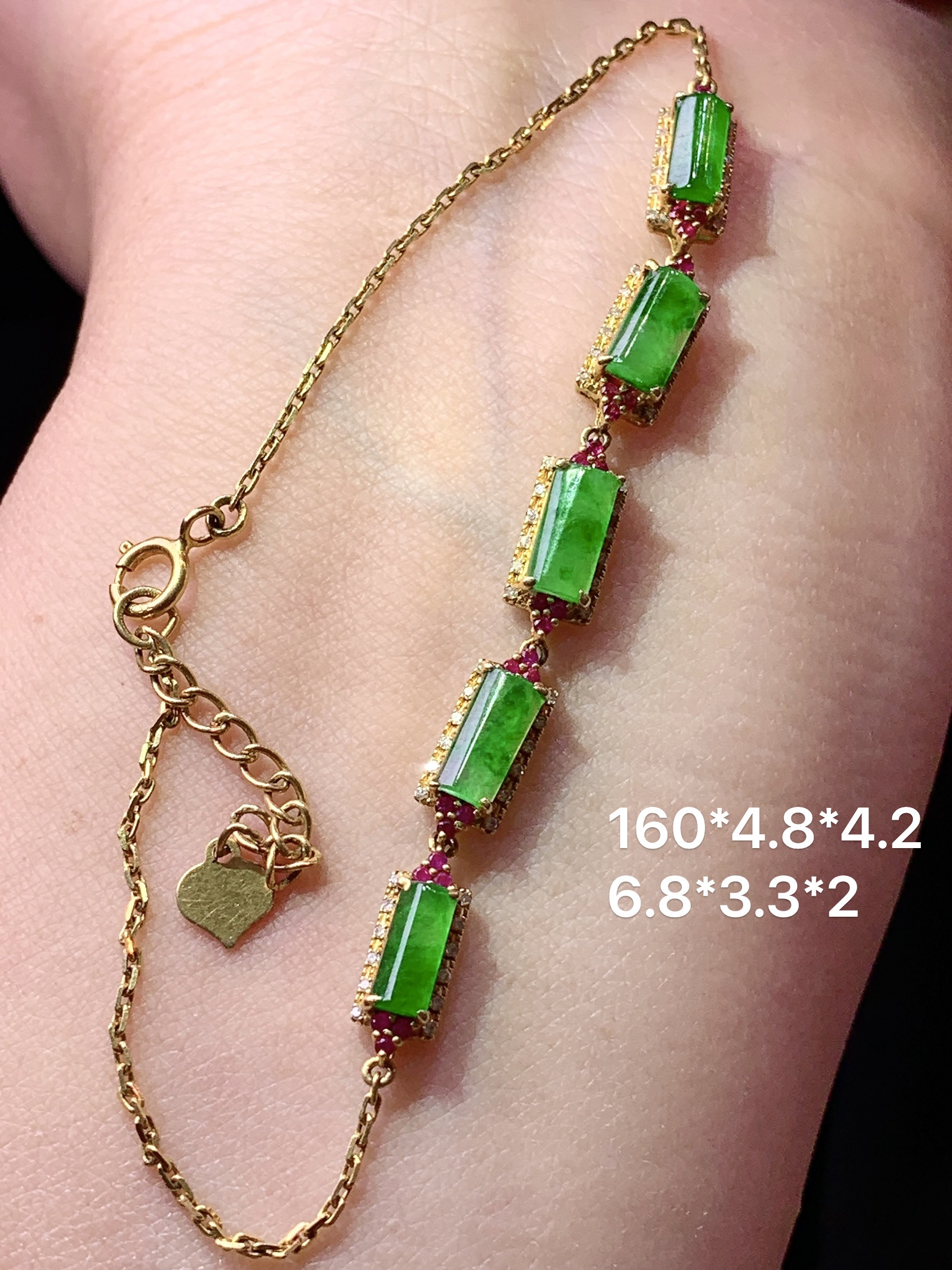 18k金钻镶嵌满绿玉柱手链 玉质细腻 色泽艳丽清新 水润亮眼 整体尺寸160*4.8*4.2j3