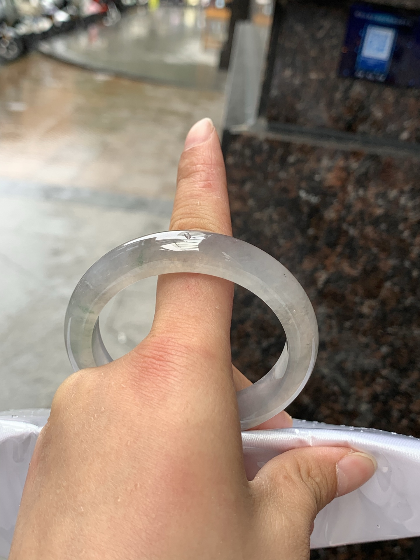 冰茶色正圈，53.1-12-8.5，0424-N530，底妆冰润，珠光宝气的冰咖啡，有种复古难得一见的清冷感，无裂