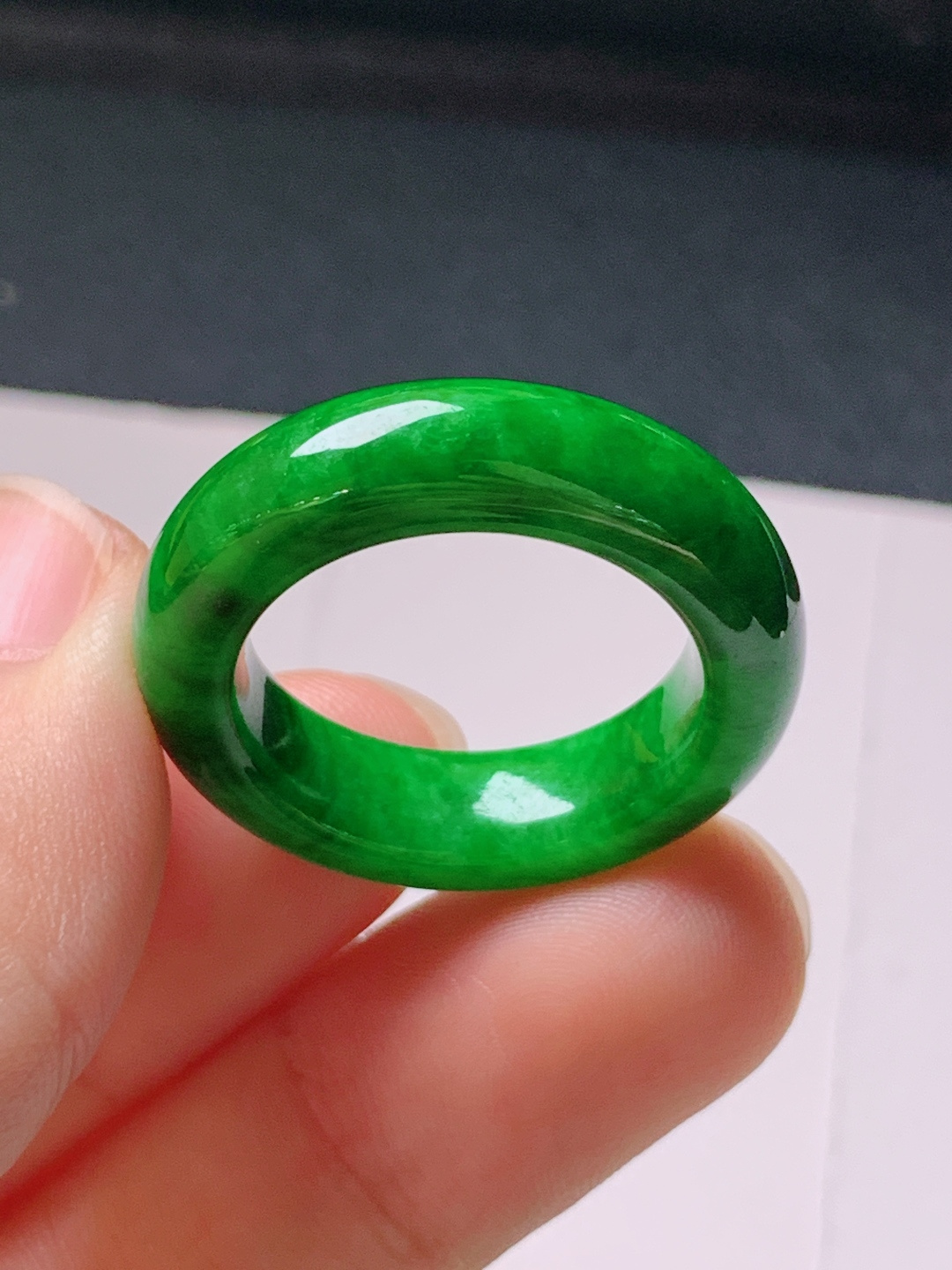 ️ 冰满绿指环，无裂色好水润，裸石27.5/6.3/4.4，圈口17