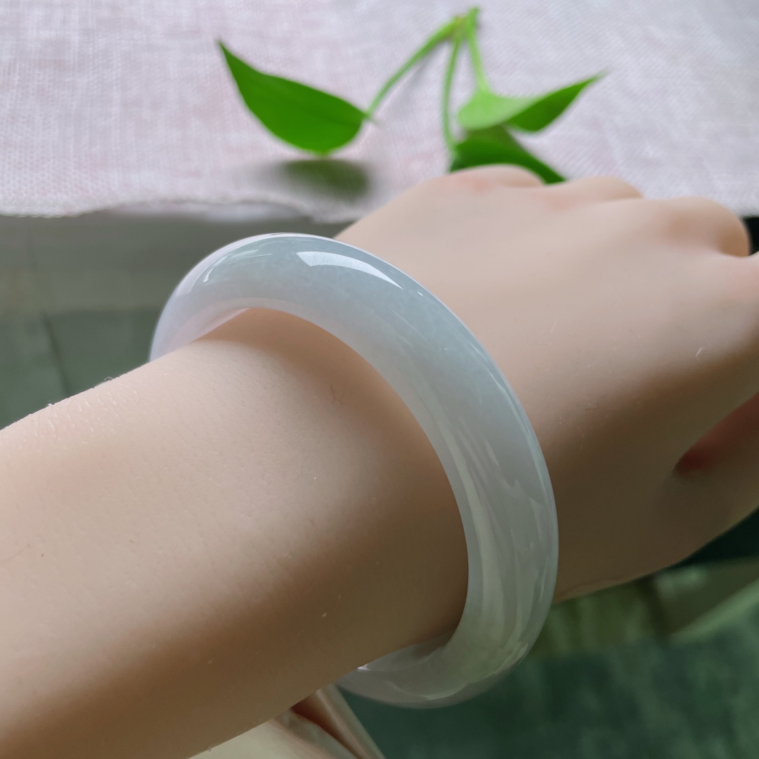 56.1/12.5/8.7正圈，水润细腻，优雅大方，无裂，ss51310a