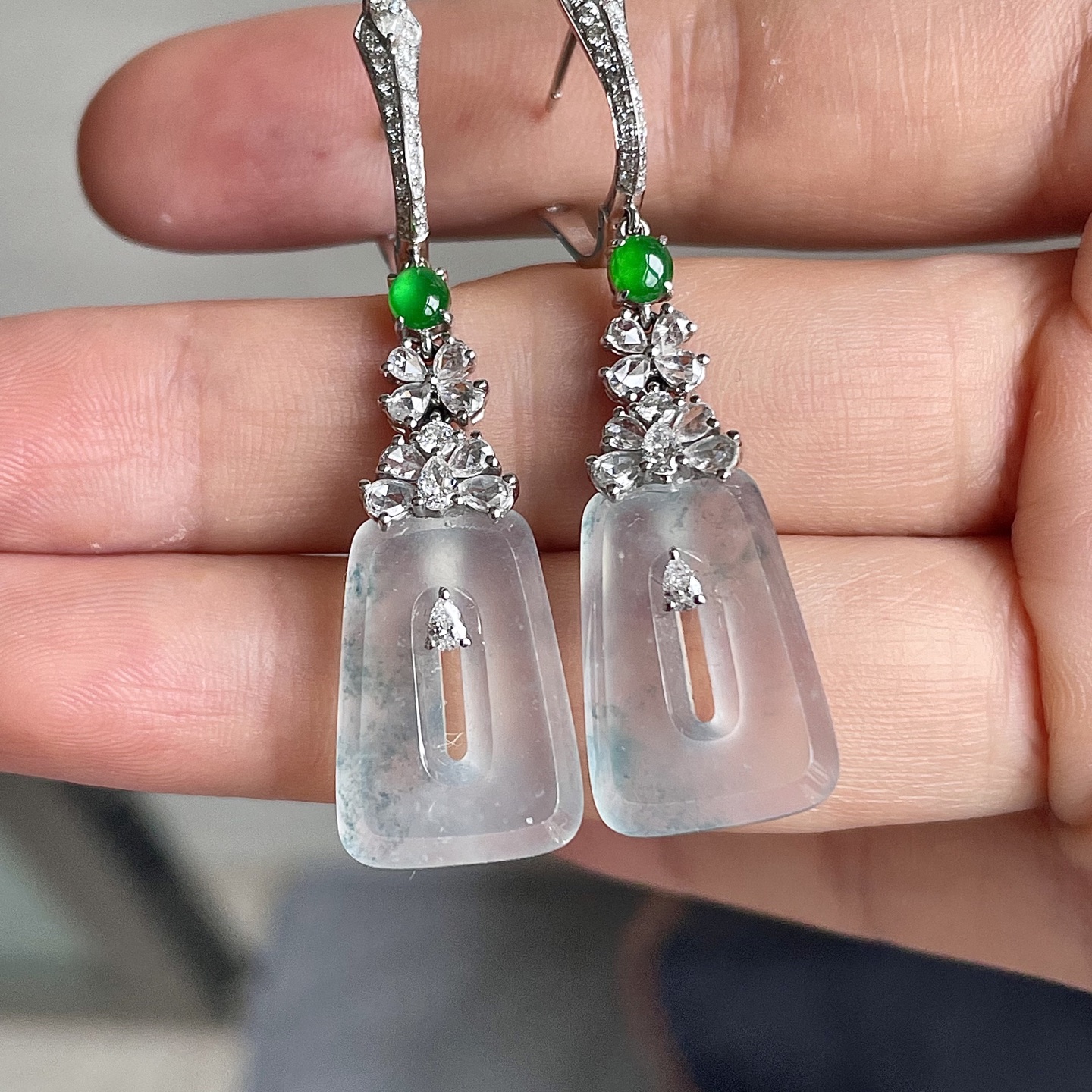 ️，方扣耳坠，18k金镶嵌，水润，饱满，无裂，裸石尺寸17.8/12.6/5，编号0423