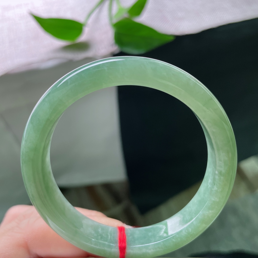 54.5/11.6/7.6，绿底正圈，湖水一般平静致远，种老，清透，无裂，ss51984a