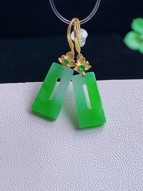 18k扣子耳环，无裂，尺寸18.3/7.2/1.7，编号c2  23