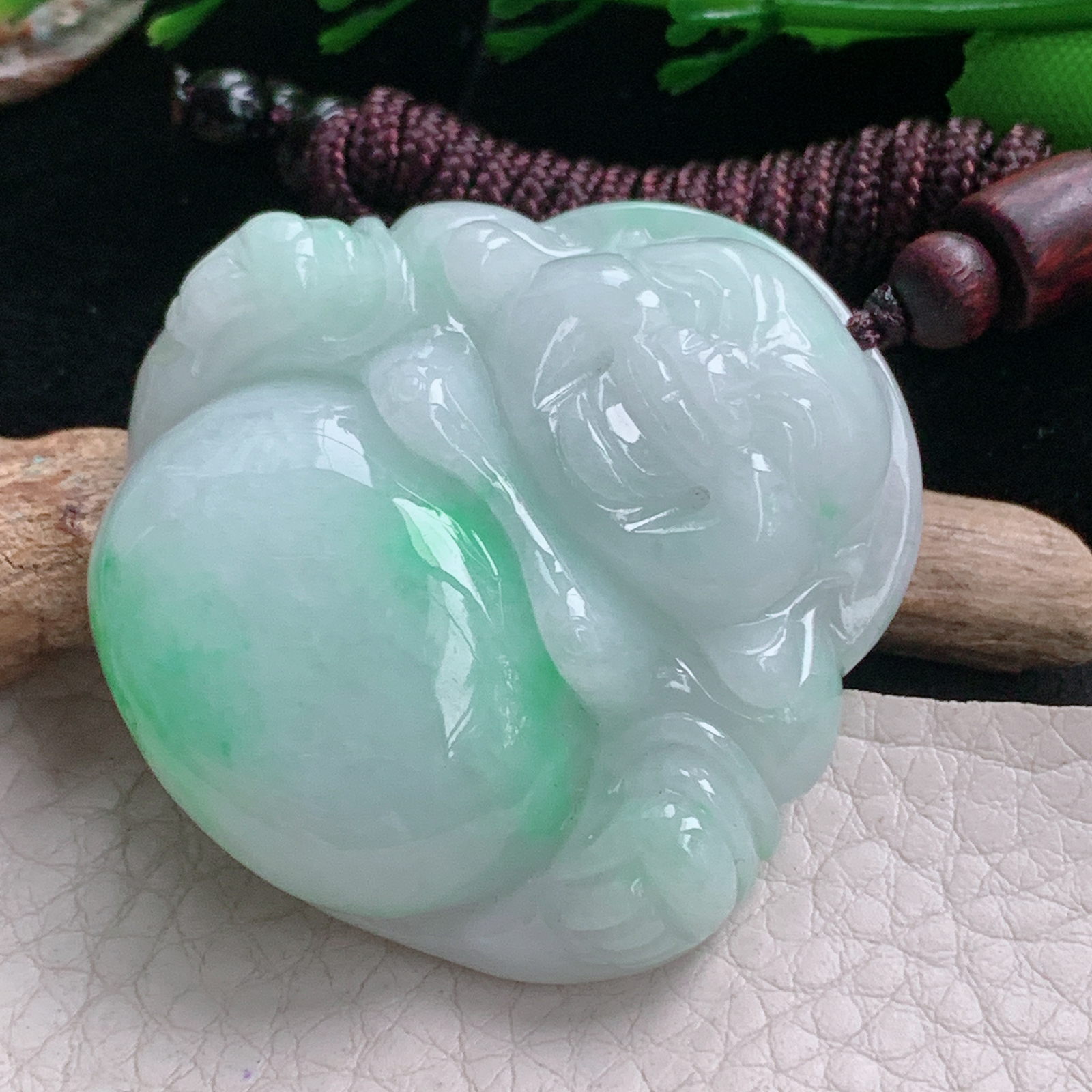 zen实拍45*45.8*12.2缅甸翡翠飘绿大佛公吊坠白底青弥勒佛毛衣坠