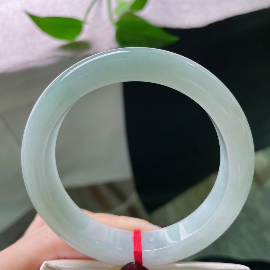 56.8/12.2/8.8，蓝底正圈，清丽脱俗，肉质细腻干净，纤尘不染，无裂，ss50878a