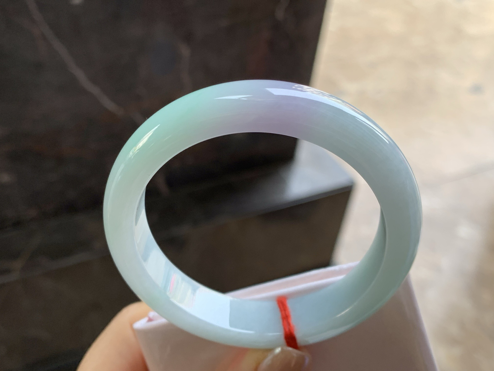 54.5-12.5-8.3

春带彩手镯^_^底子细腻 颜色漂亮小清新