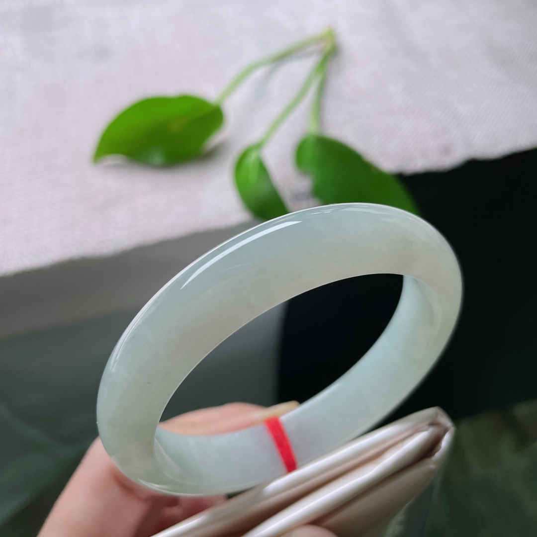 57.3/12.8/7.9，淡绿底正圈，种老水足，浅绿柔光，温婉大方。皮纹，ss51881a