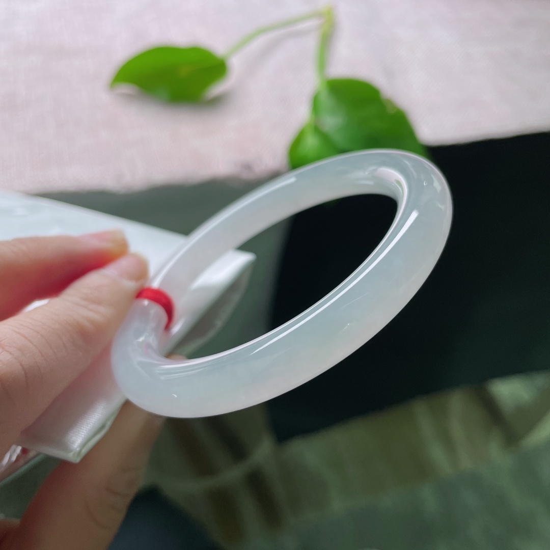 55/8.9，白月光圆条，冰润皎洁，素雅大方，不思量，自难忘。无裂，ss47881a