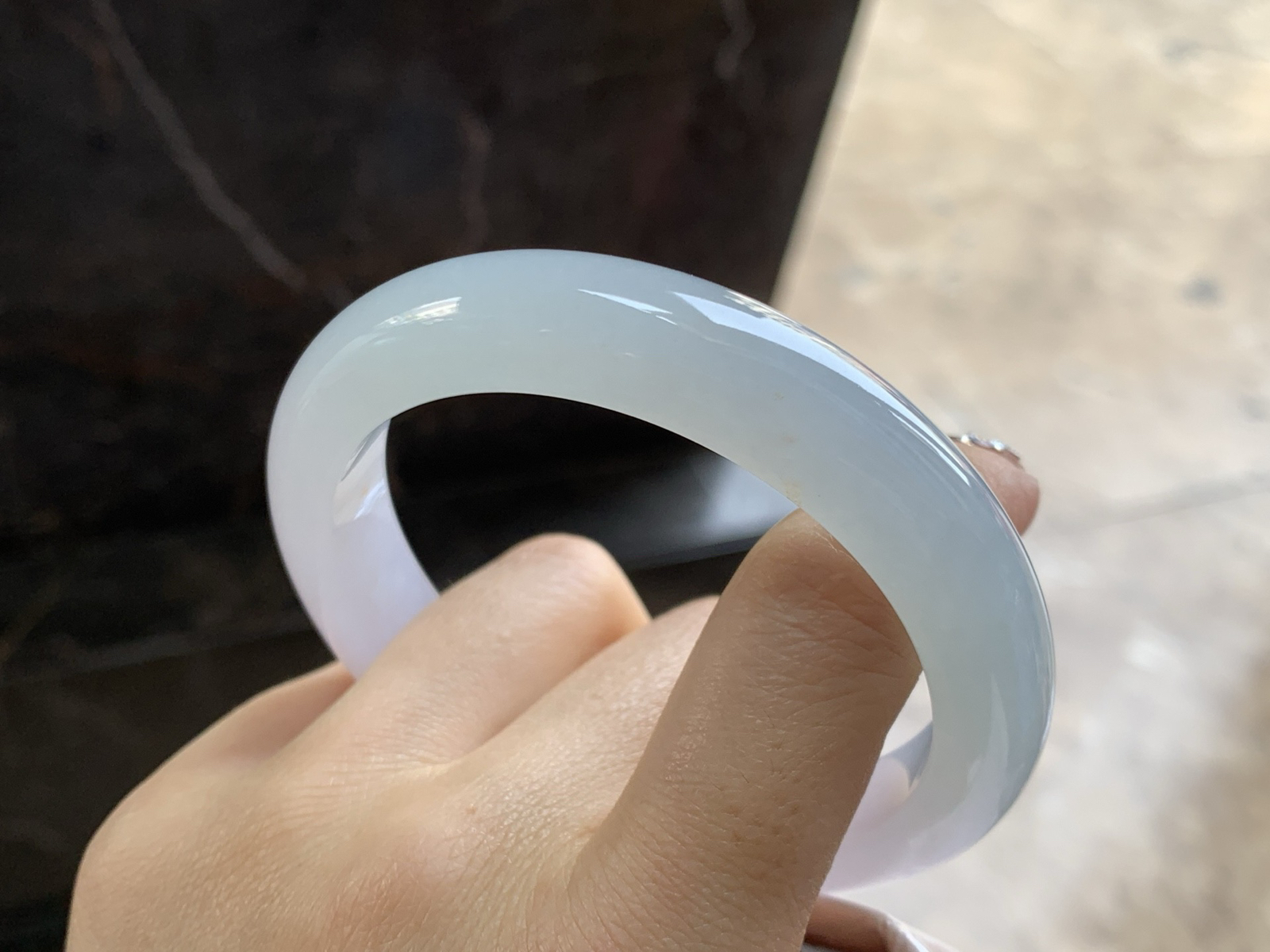 60-12.4-9

冰手镯^_^底子细腻干净 种水好