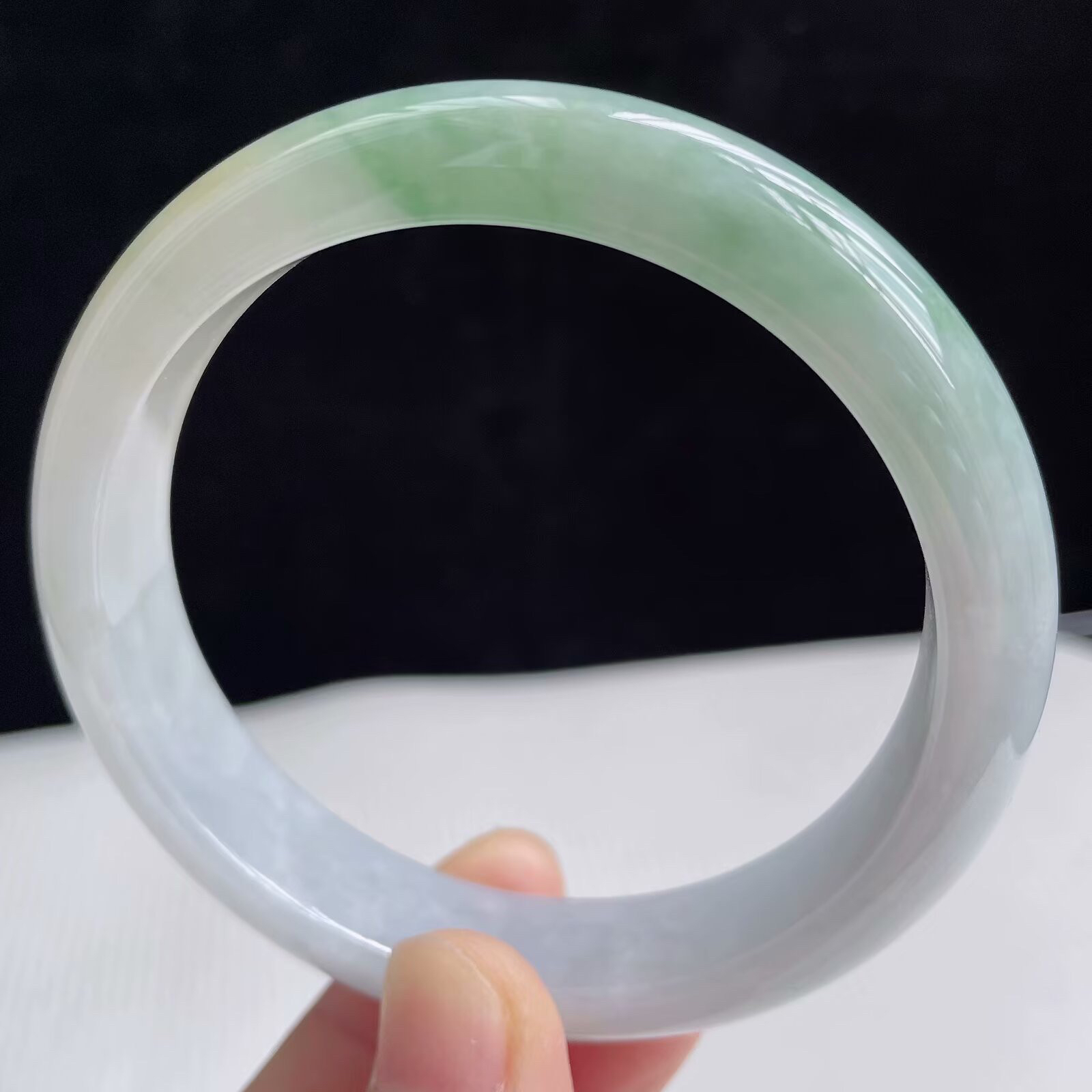 57圈有种有色天然翡翠A货飘绿玉手镯好种水水润手镯50.26g