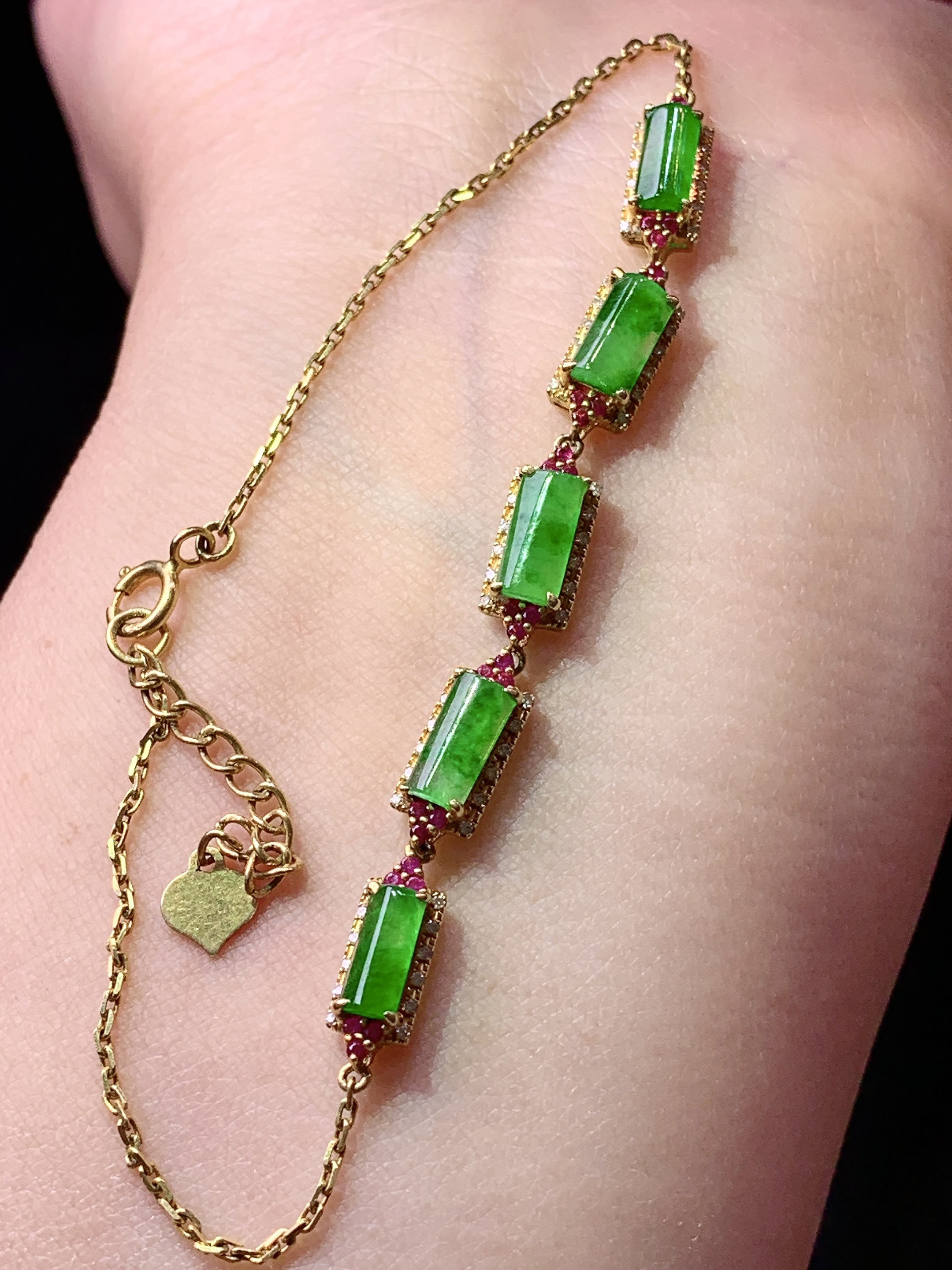 18k金钻镶嵌满绿玉柱手链 玉质细腻 色泽艳丽清新 水润亮眼 整体尺寸160*4.8*4.2j3