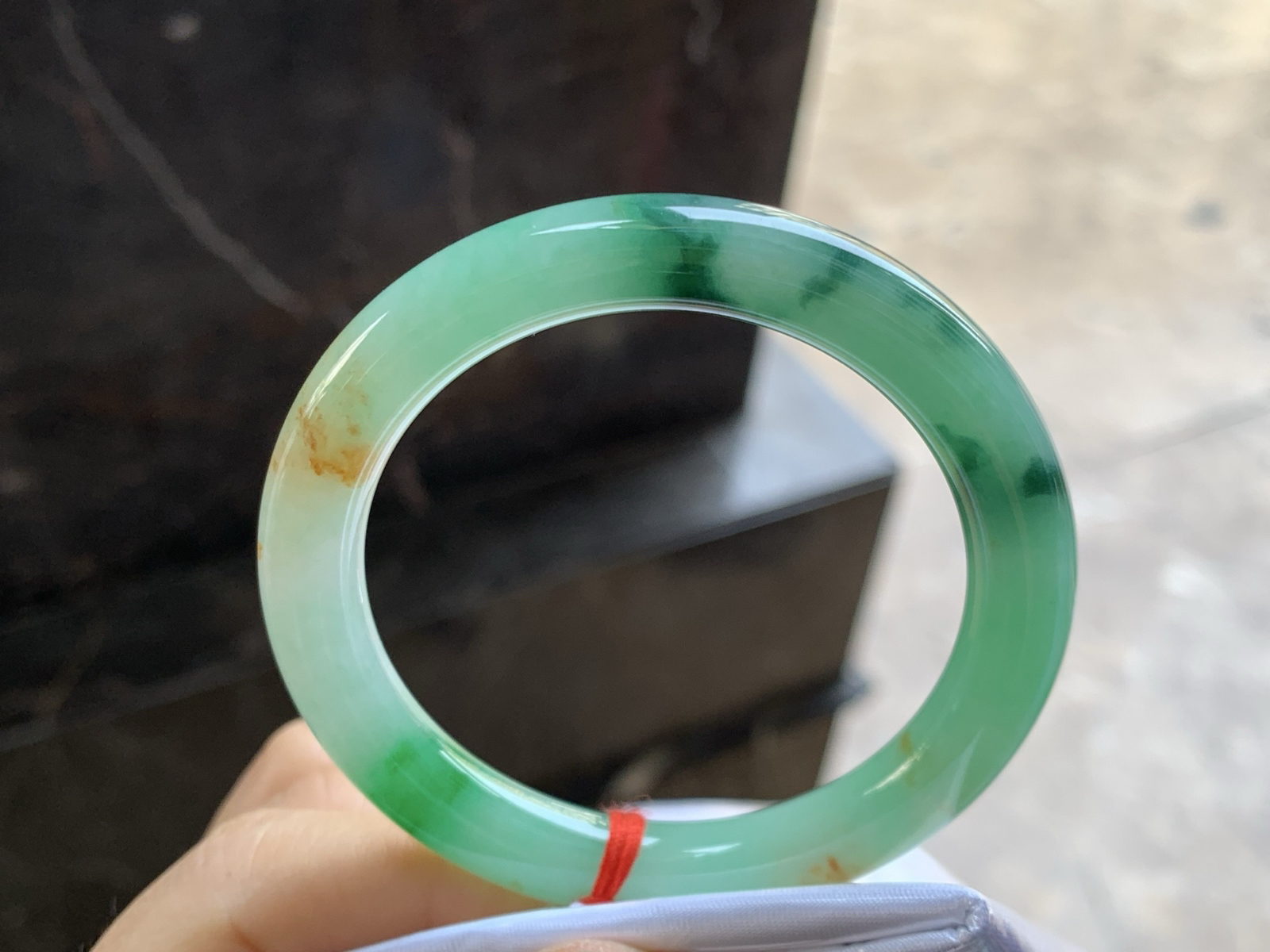 51.5-8.5

带色圆条手镯^_^肉质细腻 颜色漂亮有特色