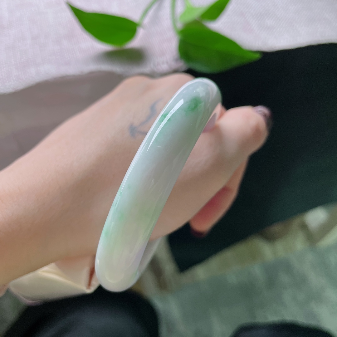 59.4/12.5/8.8，春带彩正圈，水润细腻，春色三分淡，七分是心欢。皮纹，ss51100a