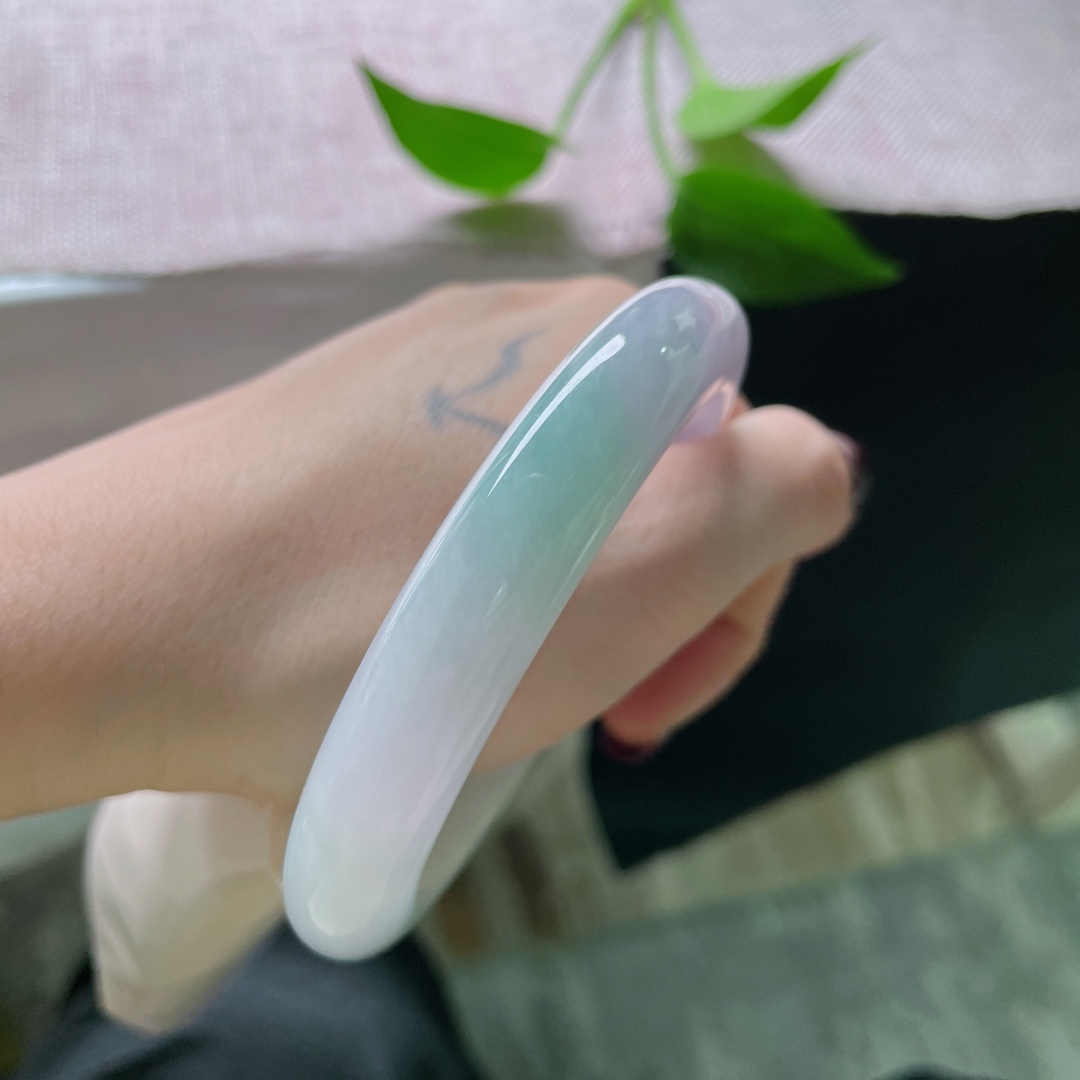 61.4/11.6/9.2，春带彩正圈，大圈口，把庸常染成斑斓，把沉默染成歌。有棉线，ss51991a