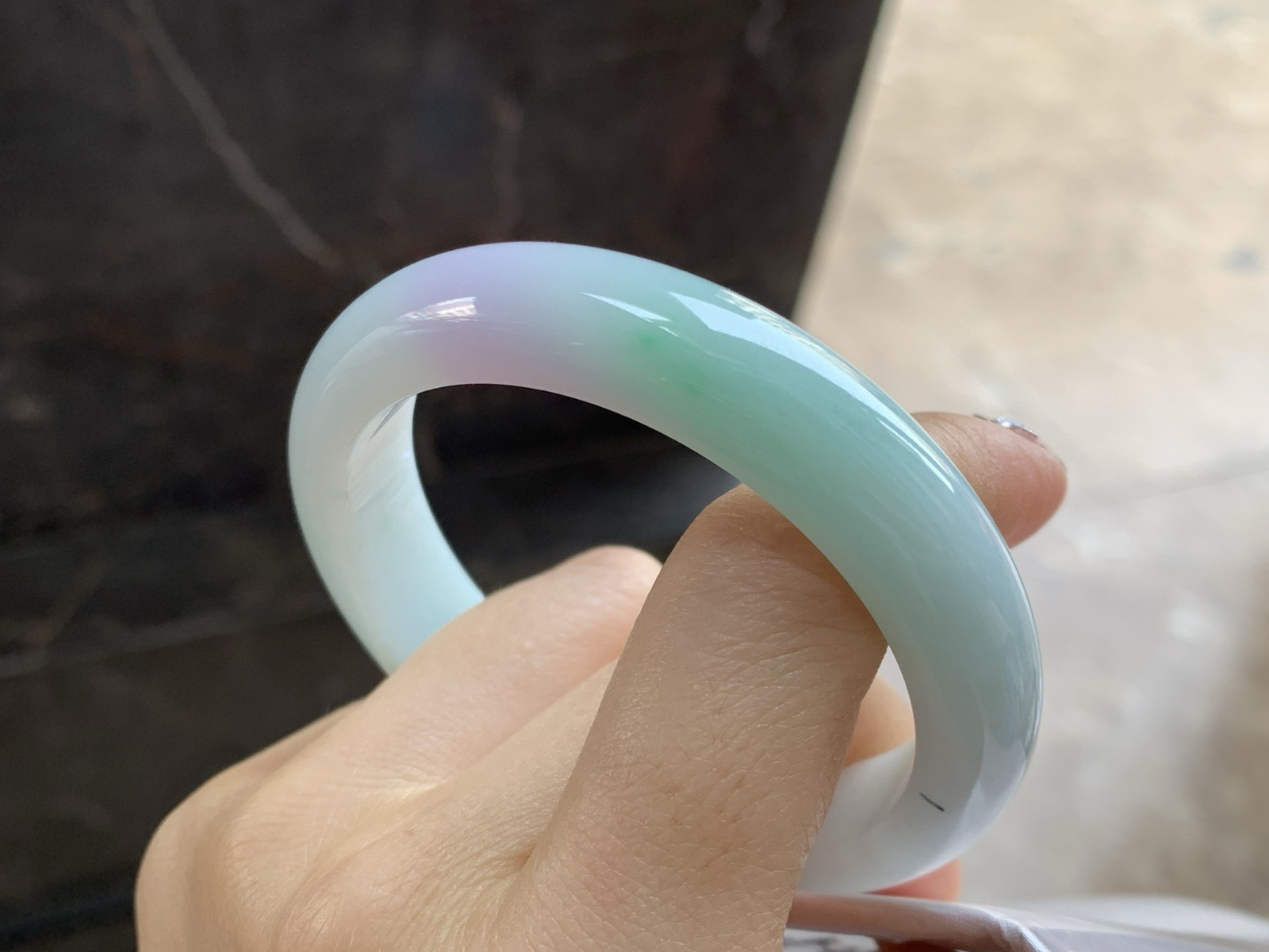 54.5-12.5-8.3

春带彩手镯^_^底子细腻 颜色漂亮小清新