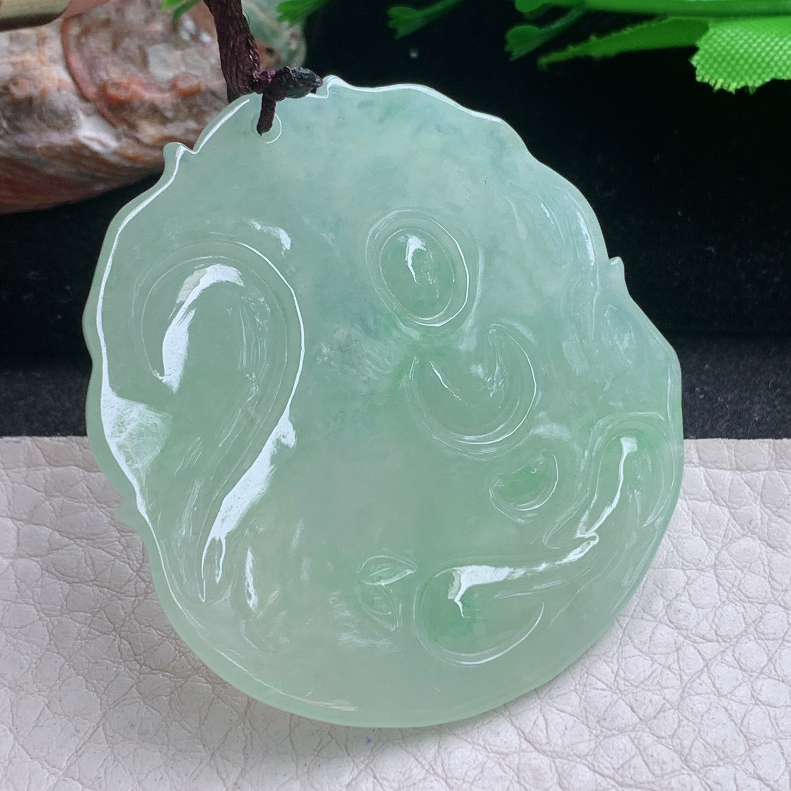 bg实拍50*46.5*6缅甸翡翠精雕甜绿普贤菩萨 生肖守护神玉吊坠 玉挂件