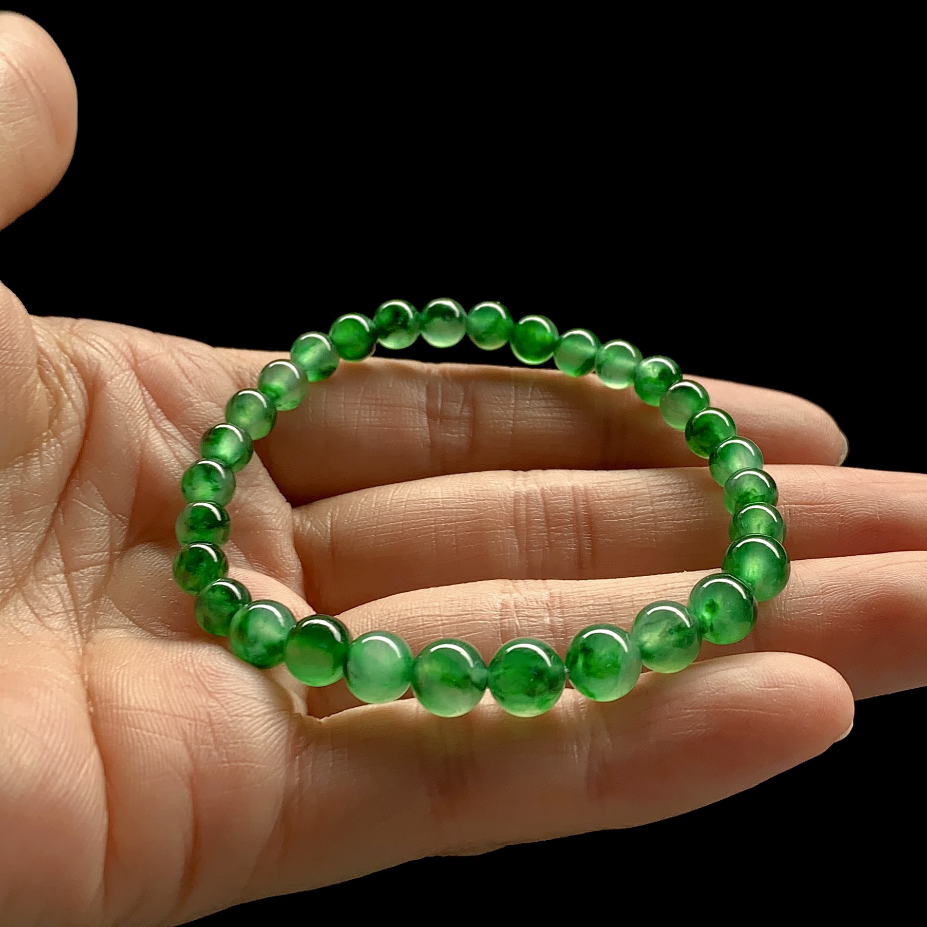 ️ 辣绿珠串，颜色鲜阳，尺寸6.3/5.3/30颗