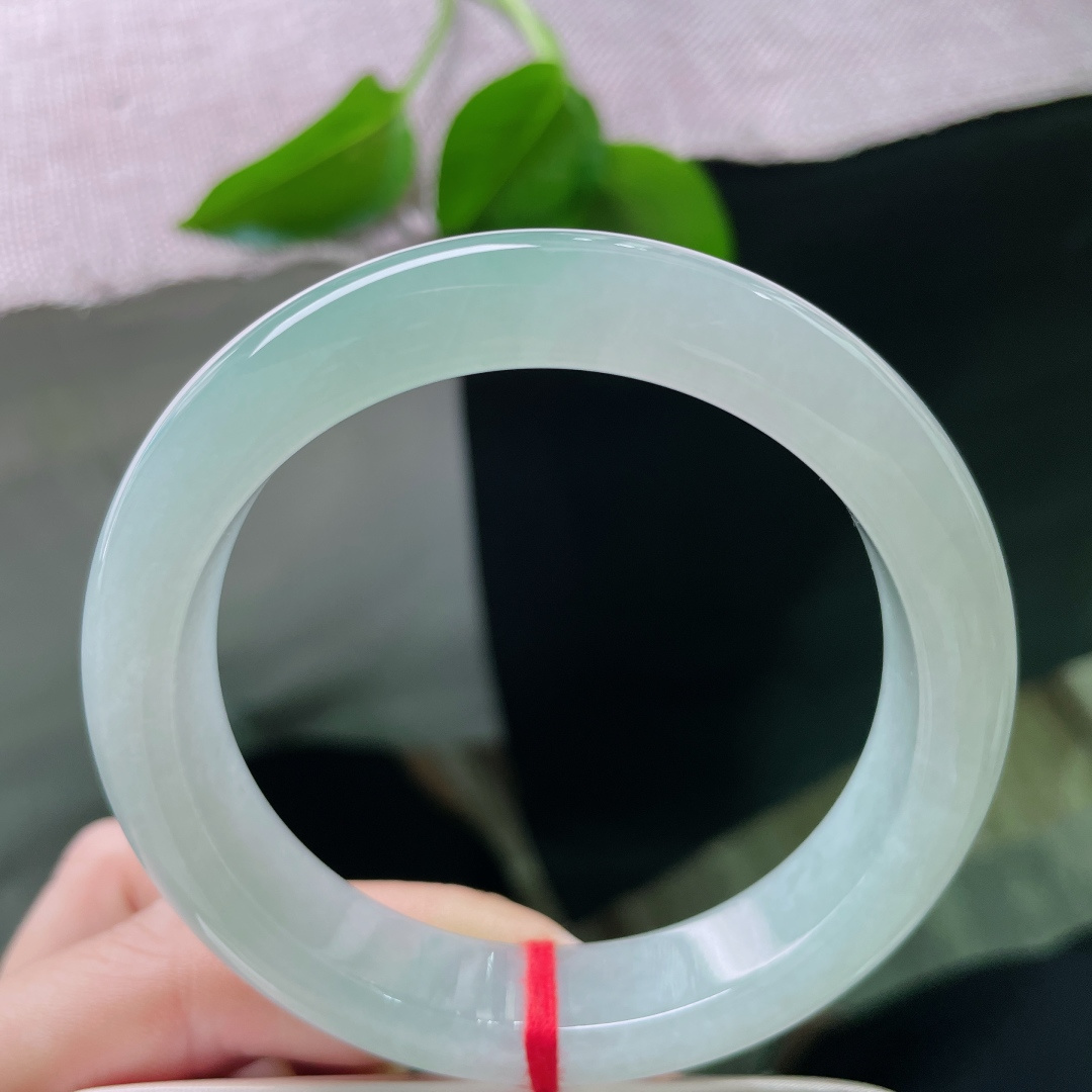 57.1/12.9/8.8，冰晴底正圈，沧海明月，一汪晴水蓝，圈住腕间的整片天空与海。无裂，ss51