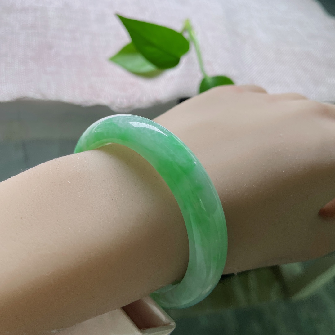 50.9/11.7/7.8，飘阳绿正圈，满室生春，腕间生辉，悦人悦己，有棉线，ss51272a