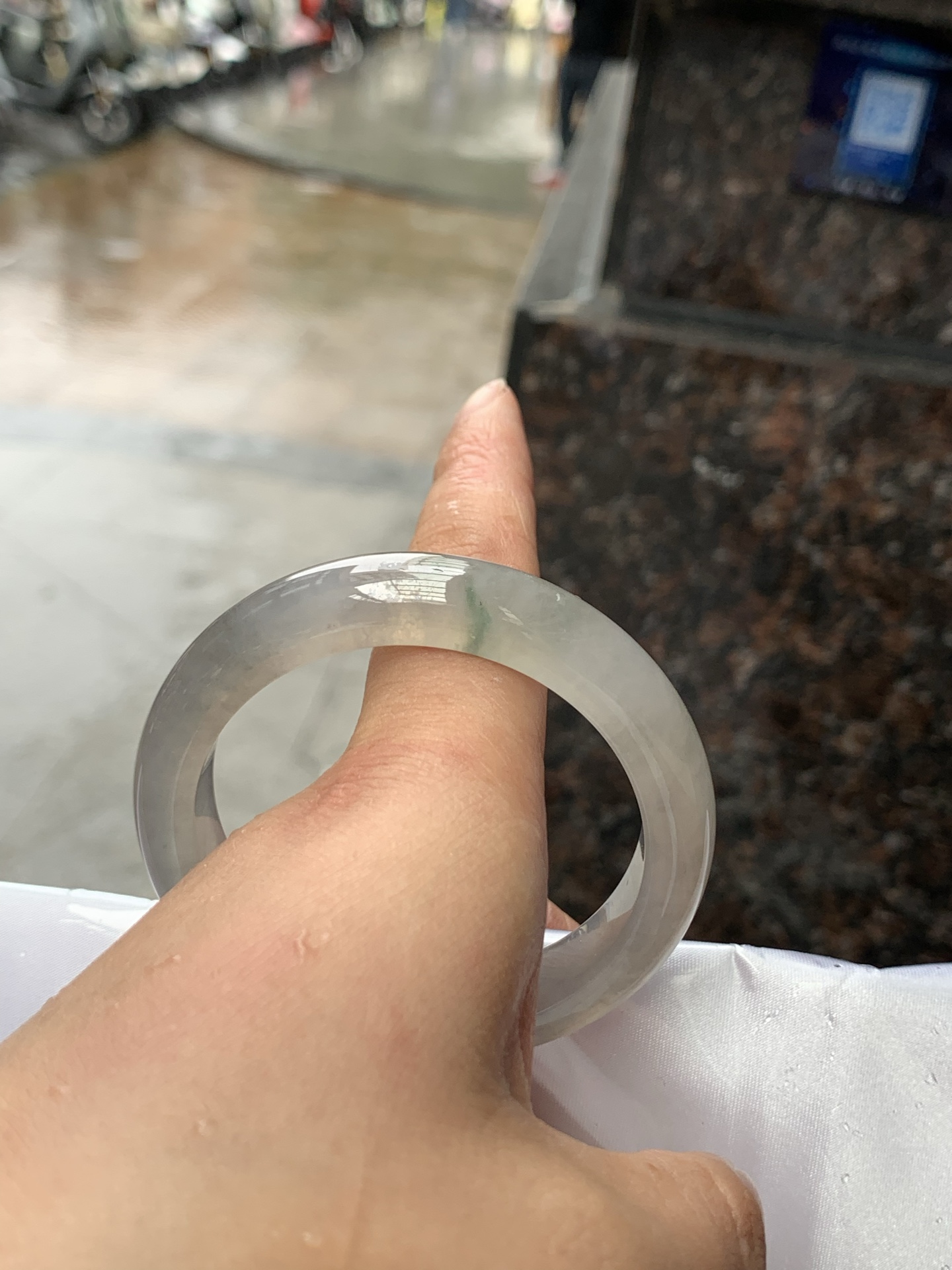 冰茶色正圈，53.1-12-8.5，0424-N530，底妆冰润，珠光宝气的冰咖啡，有种复古难得一见的清冷感，无裂