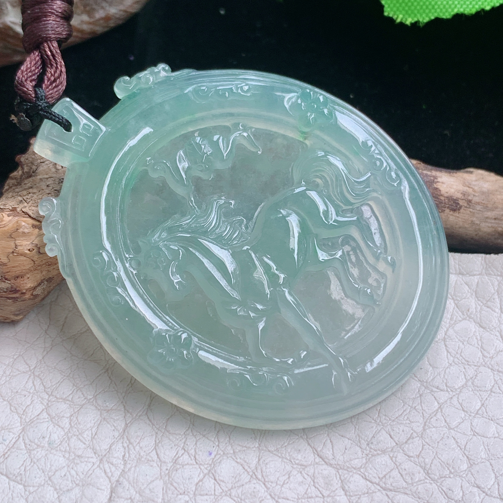 bg实拍50.8*41*5.3缅甸翡翠精雕冰绿立体马 生肖马玉吊坠 玉挂件