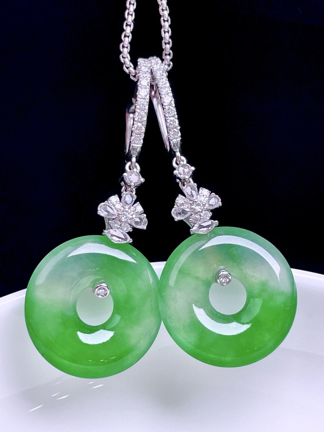 ️ 冰种绿花甜甜圈耳坠，花色灵动，油润起胶，18k金镶嵌：40.6，裸石：17/3.4
