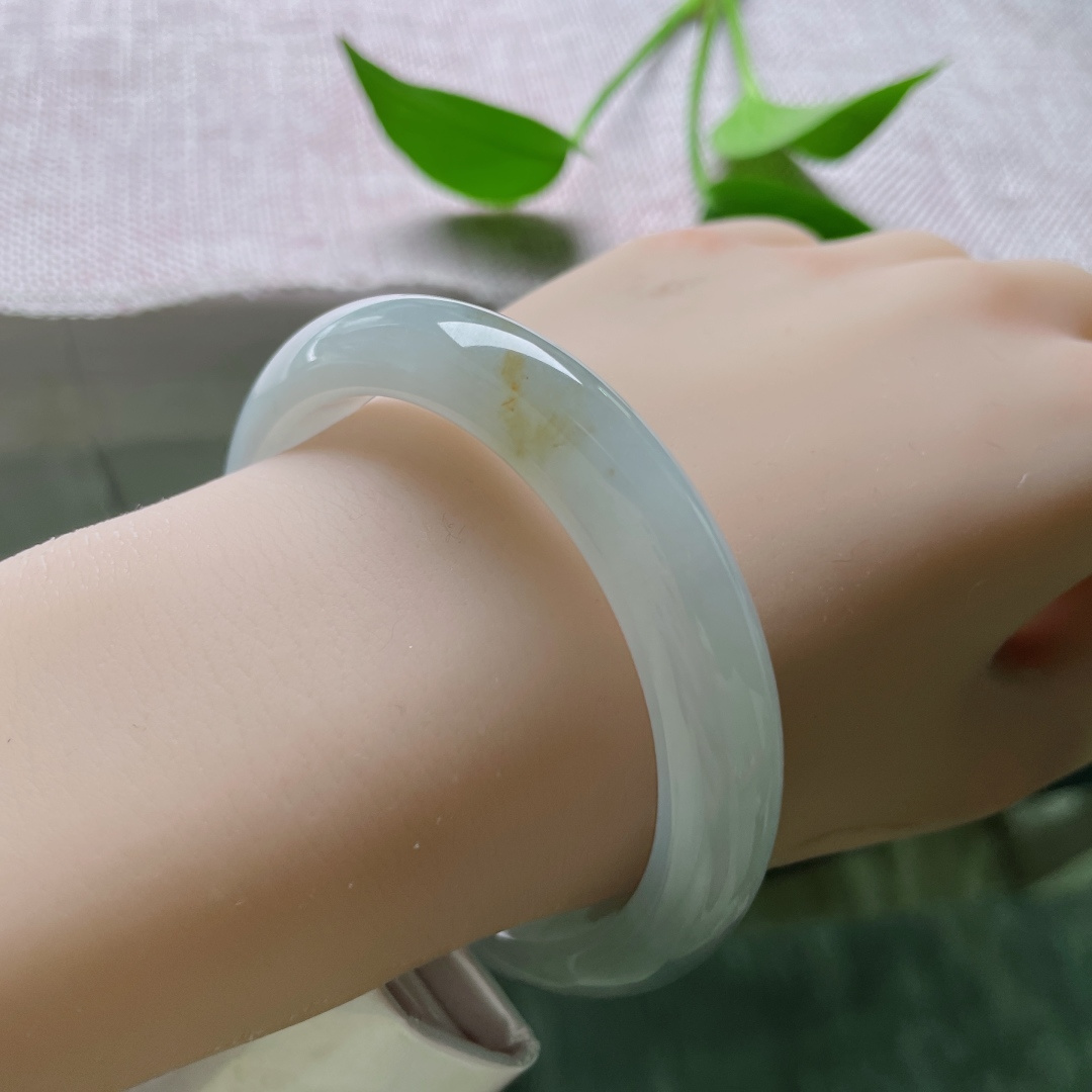 56.2/11.1/7.8，蓝紫正圈，水润细腻，种老，韵味中透露着优雅，洒金，无裂，ss51569a