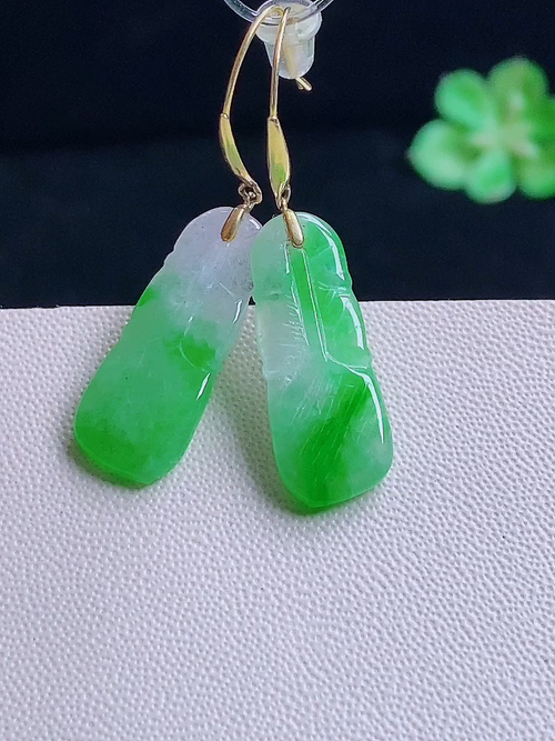 耳坠，18k羽毛耳环，无裂，尺寸22.5/8.4/1.5，编号c2  23