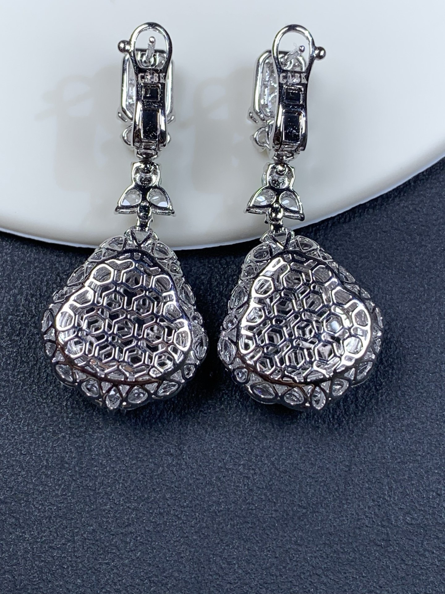 18k金镶嵌冰种炸光葫芦耳坠37.2/17.7/10.4，裸石12.6/13/4.5