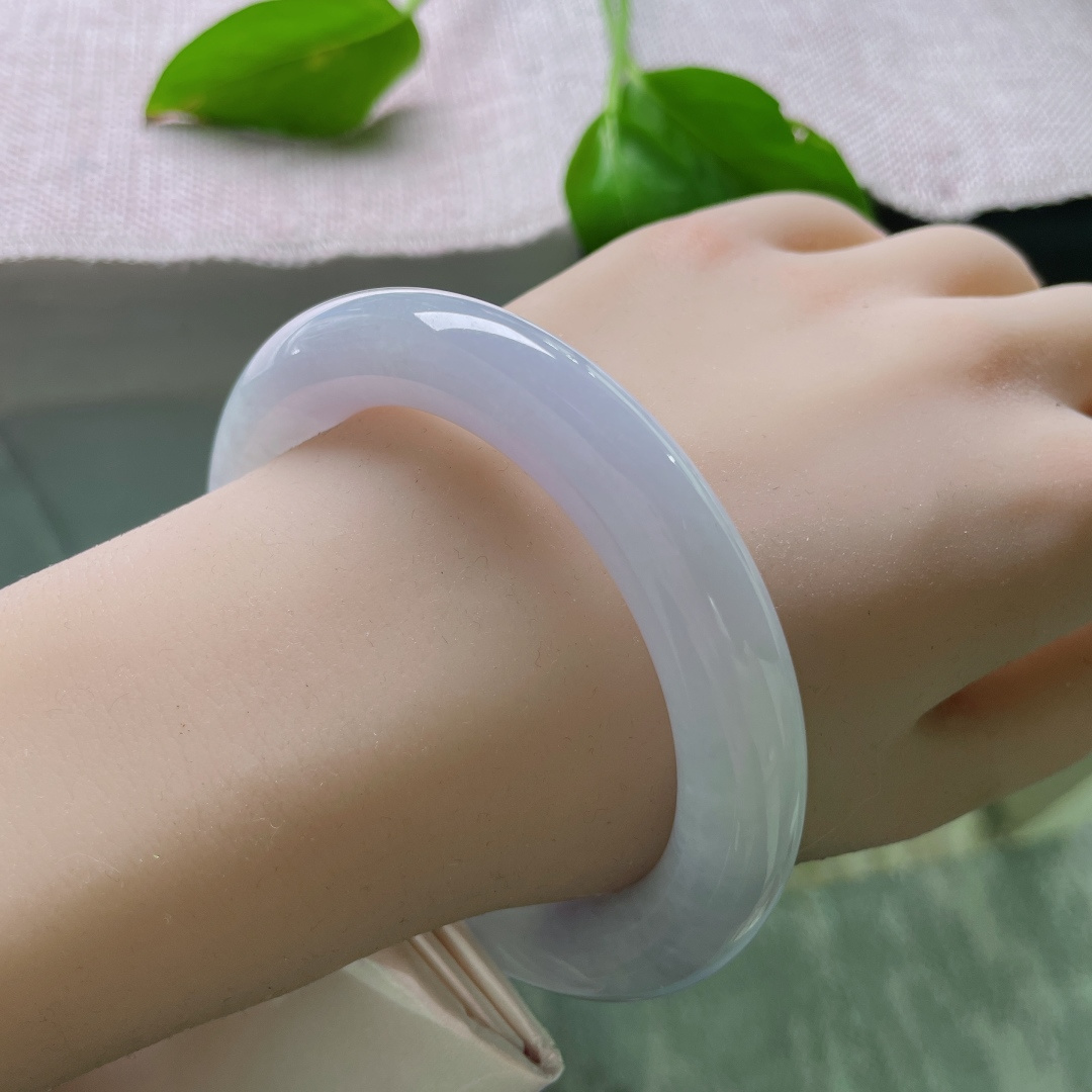 59.2/11.1，圆条，圆润饱满，种老，水头好，佩戴时尚美观，无裂，ss51877a