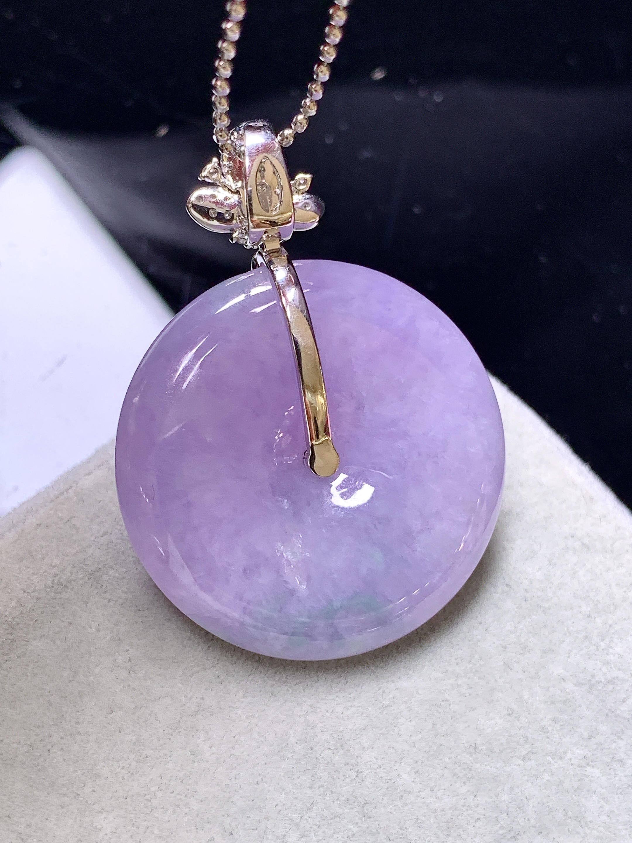 18k金钻镶嵌紫罗兰平安扣吊坠 玉质细腻 色泽艳丽清新 水润亮眼 整体尺寸37*27*6.3L2