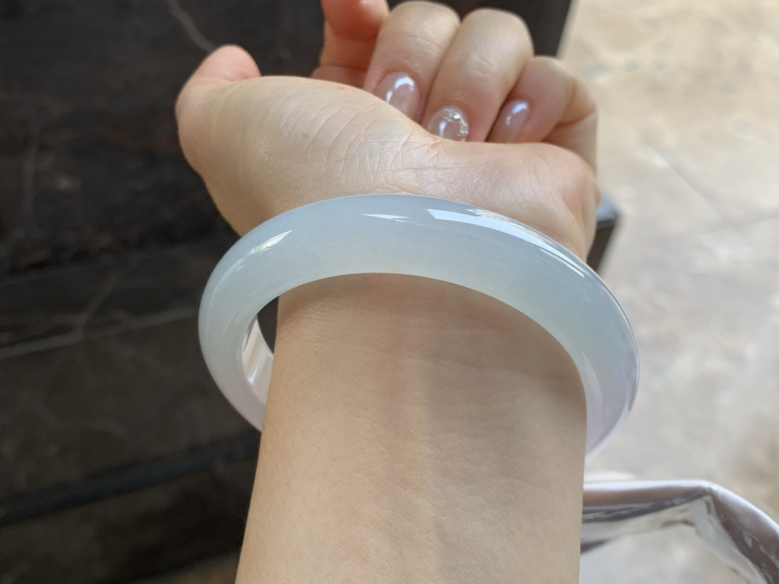 60-12.4-9

冰手镯^_^底子细腻干净 种水好