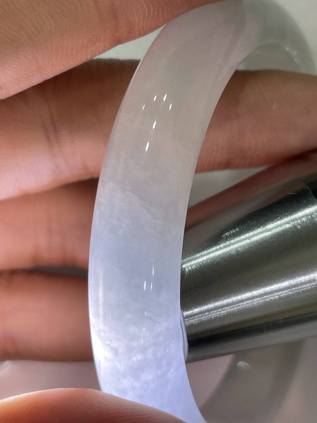 52.4/10/7.2，冰种晴底正圈，窄条，佩戴轻盈又优雅，种老，清透泛光，一点皮纹不显，ss50501a