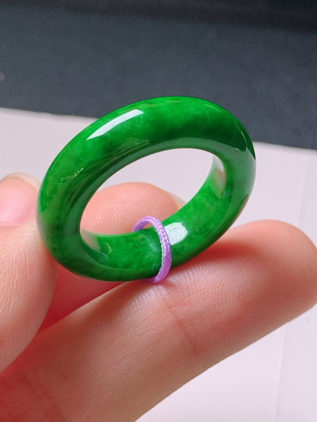 ️ 冰阳绿指环，无裂色阳水润，裸石27.1/6.2/4.4，圈口17