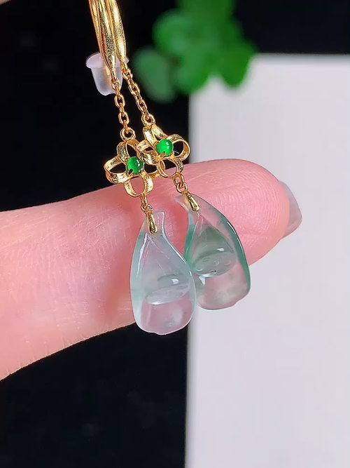  ，18k金镶冰飘花莲蓬耳坠，无裂，尺寸10.7/5.6/5.5，№;y234768  20B