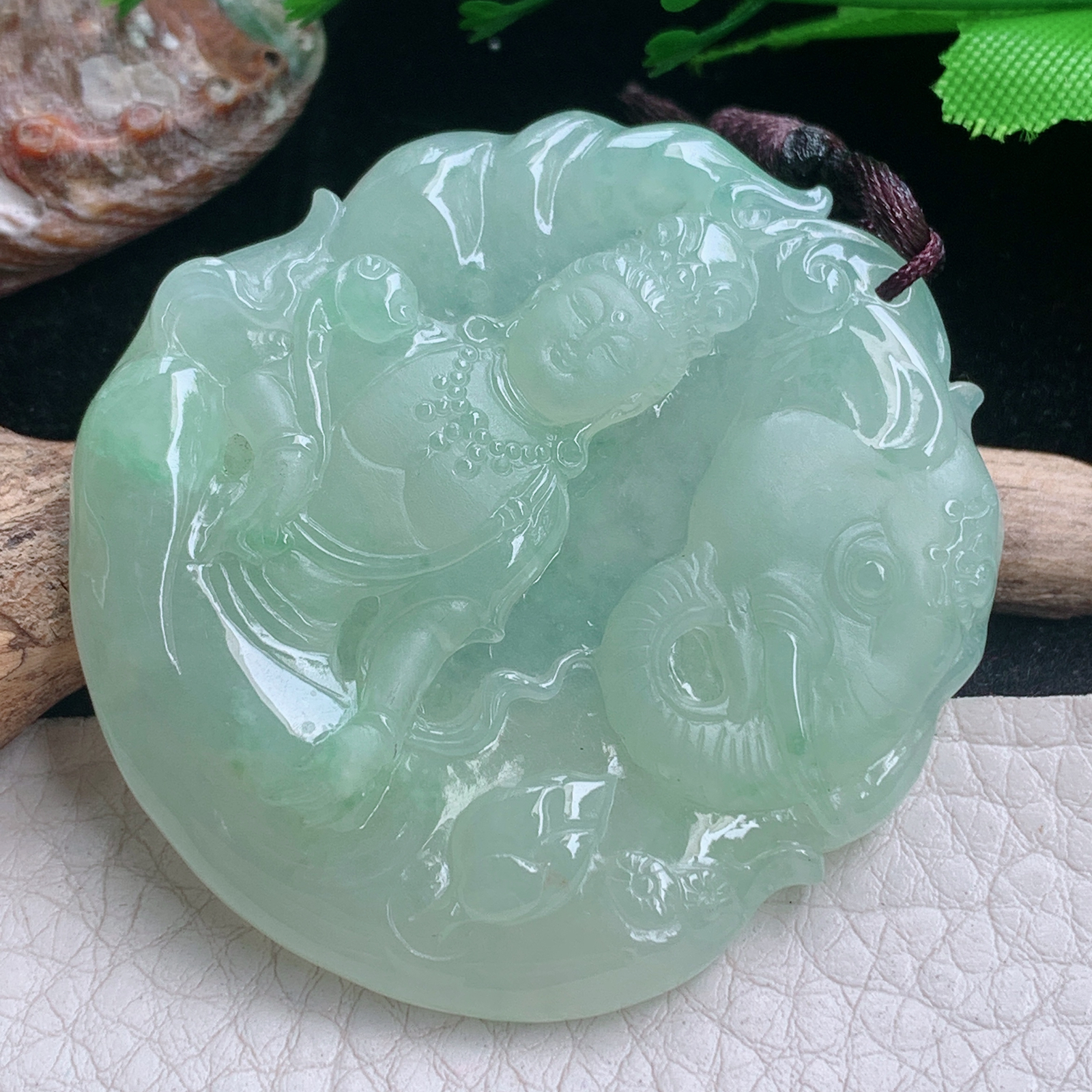 bg实拍50*46.5*6缅甸翡翠精雕甜绿普贤菩萨 生肖守护神玉吊坠 玉挂件